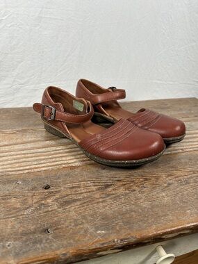 Simple Brown Leather Mary Jane with Ankle Strap
